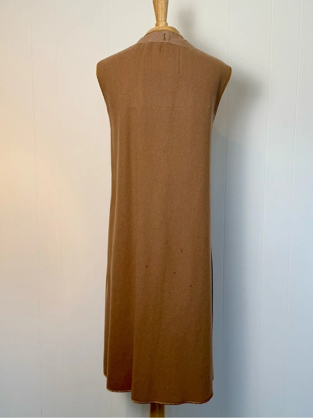 Classic Tan Double-Breasted Burberrys Trench Coat With Detachable Wool Lining - Picture 9 of 16